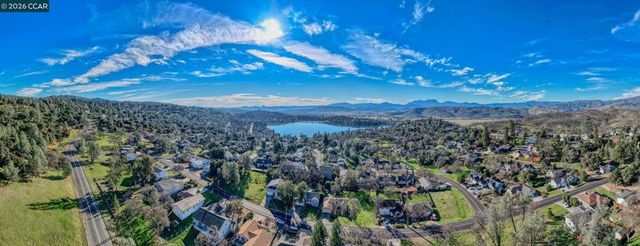 18357 Deer Hill Rd, Hidden Valley Lake, CA 95467