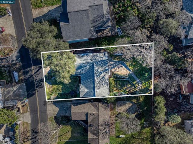 18357 Deer Hill Rd, Hidden Valley Lake, CA 95467