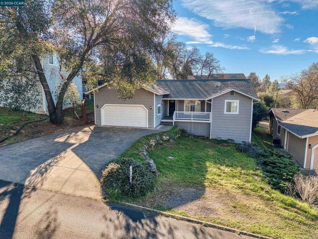 18357 Deer Hill Rd, Hidden Valley Lake, CA 95467
