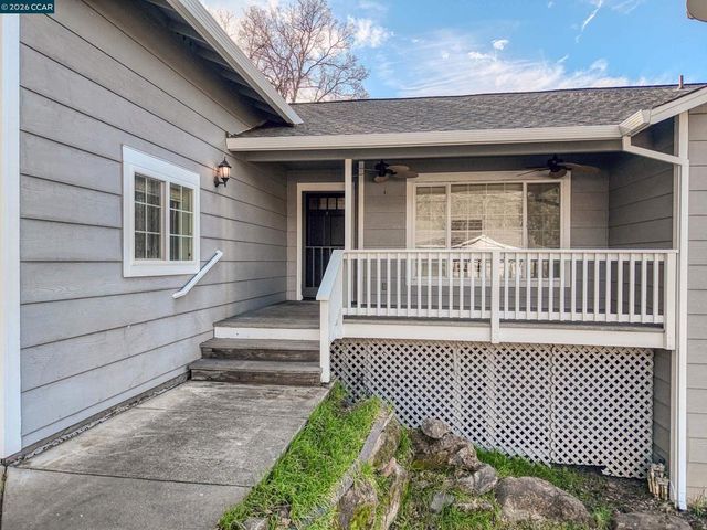 18357 Deer Hill Rd, Hidden Valley Lake, CA 95467