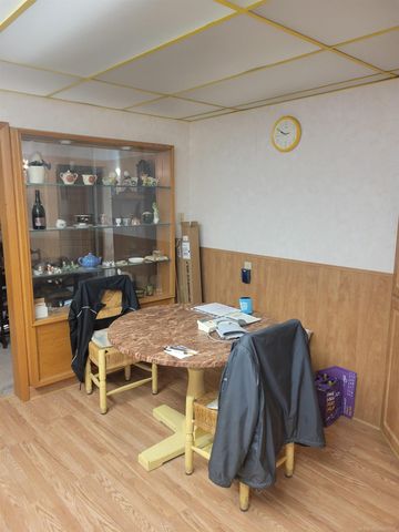 23155 Raven Avenue, Eastpointe, MI 48021