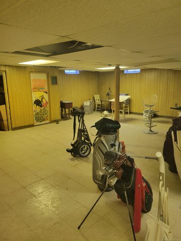 23155 Raven Avenue, Eastpointe, MI 48021