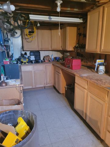 23155 Raven Avenue, Eastpointe, MI 48021