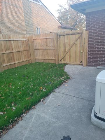 23155 Raven Avenue, Eastpointe, MI 48021