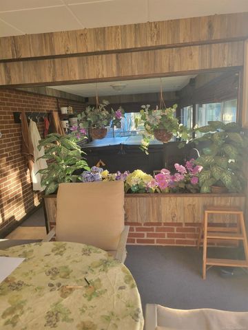 23155 Raven Avenue, Eastpointe, MI 48021