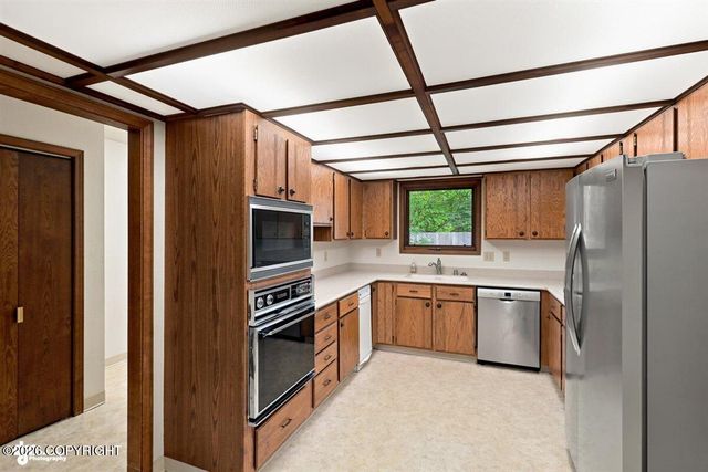 19605 Pribilof Loop, Eagle River, AK 99577