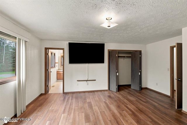 19605 Pribilof Loop, Eagle River, AK 99577