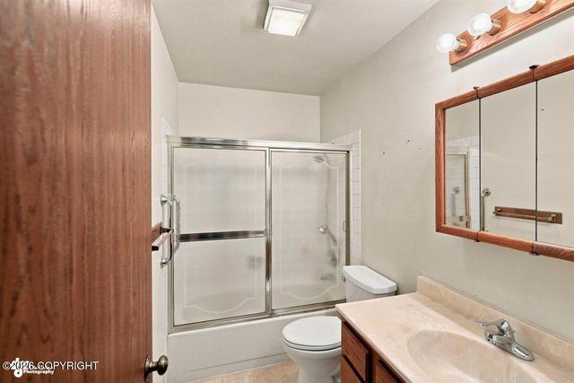 19605 Pribilof Loop, Eagle River, AK 99577