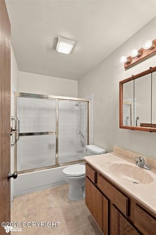 19605 Pribilof Loop, Eagle River, AK 99577
