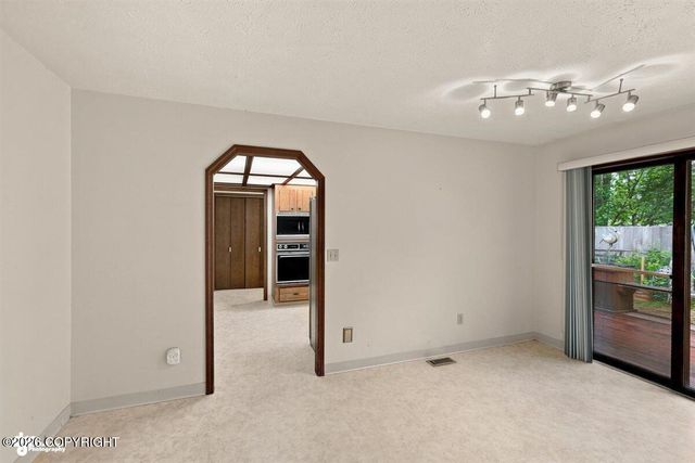 19605 Pribilof Loop, Eagle River, AK 99577