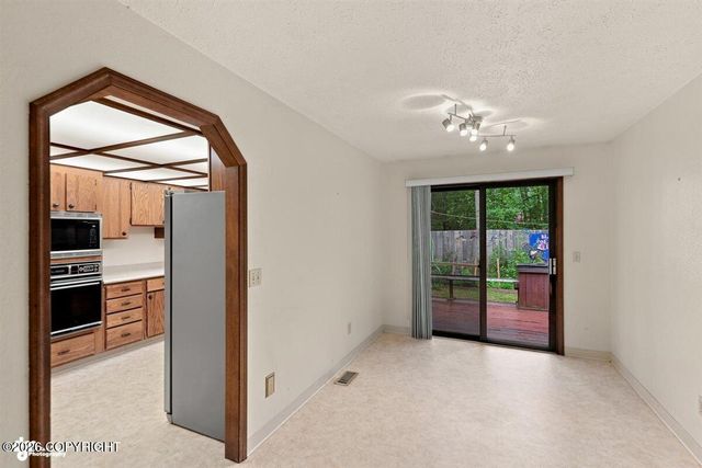 19605 Pribilof Loop, Eagle River, AK 99577