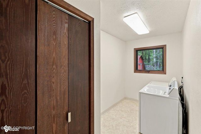 19605 Pribilof Loop, Eagle River, AK 99577