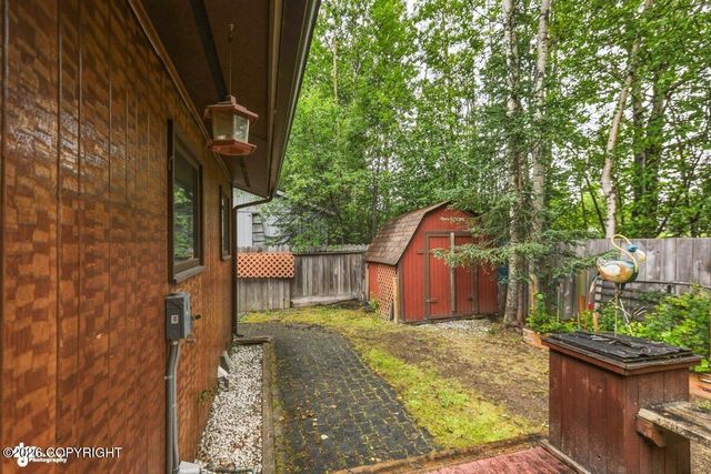 19605 Pribilof Loop, Eagle River, AK 99577