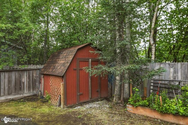 19605 Pribilof Loop, Eagle River, AK 99577