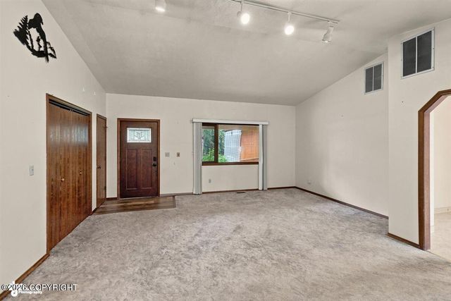 19605 Pribilof Loop, Eagle River, AK 99577