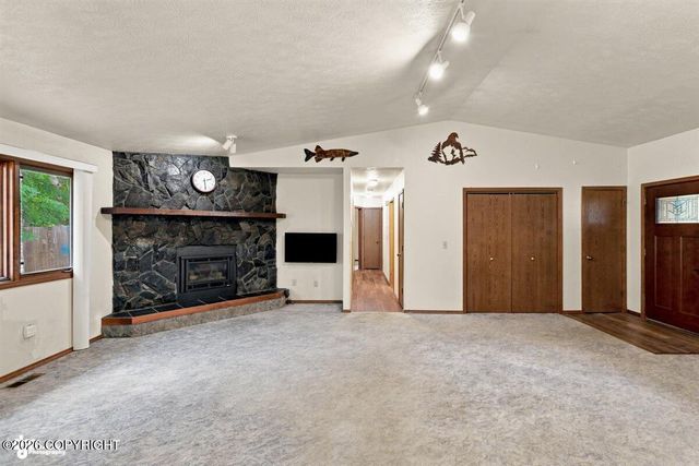 19605 Pribilof Loop, Eagle River, AK 99577