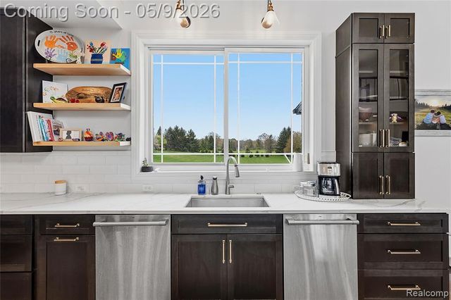 65565 Dequindre Road, Oakland, MI 48363