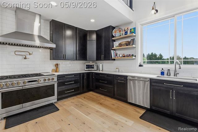 65565 Dequindre Road, Oakland, MI 48363