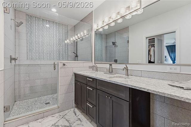 65565 Dequindre Road, Oakland, MI 48363