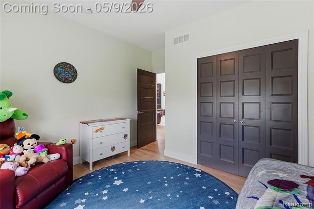65565 Dequindre Road, Oakland, MI 48363