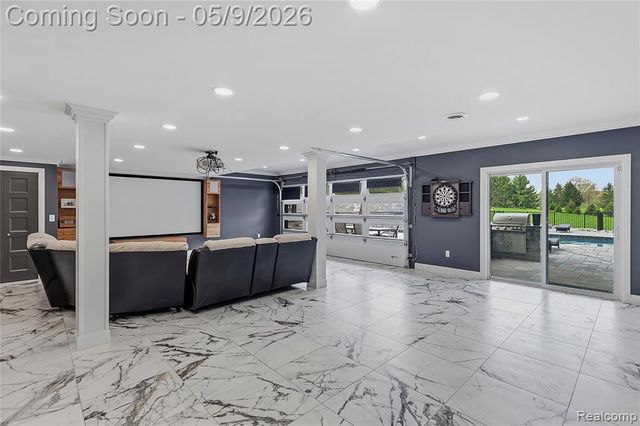65565 Dequindre Road, Oakland, MI 48363