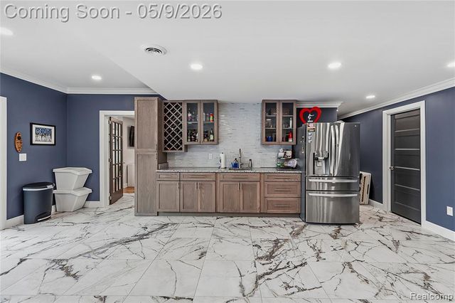 65565 Dequindre Road, Oakland, MI 48363