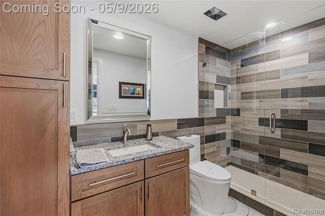 65565 Dequindre Road, Oakland, MI 48363