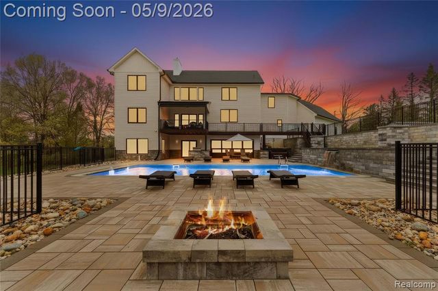 65565 Dequindre Road, Oakland, MI 48363