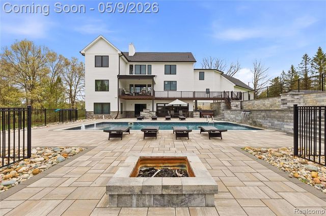 65565 Dequindre Road, Oakland, MI 48363