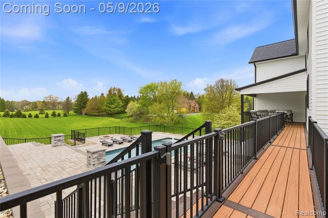 65565 Dequindre Road, Oakland, MI 48363