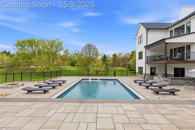 65565 Dequindre Road, Oakland, MI 48363