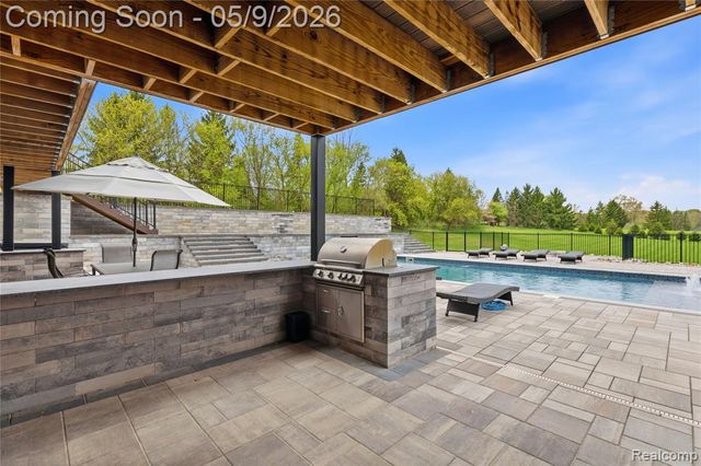 65565 Dequindre Road, Oakland, MI 48363