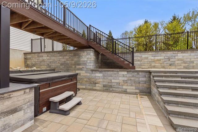 65565 Dequindre Road, Oakland, MI 48363