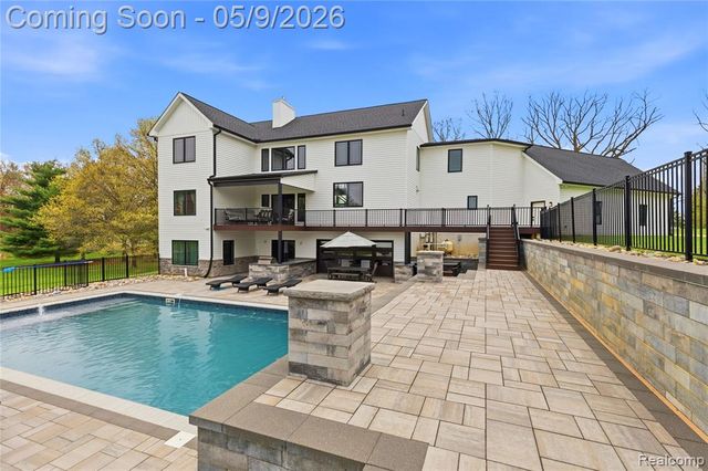 65565 Dequindre Road, Oakland, MI 48363