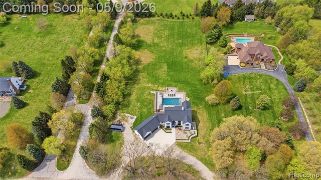 65565 Dequindre Road, Oakland, MI 48363