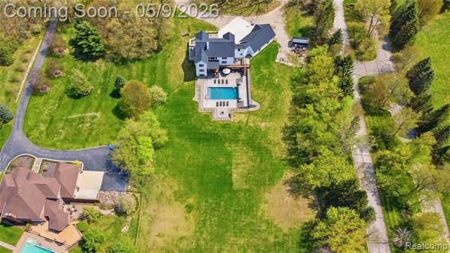 65565 Dequindre Road, Oakland, MI 48363