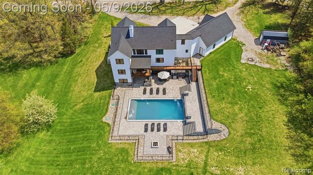 65565 Dequindre Road, Oakland, MI 48363