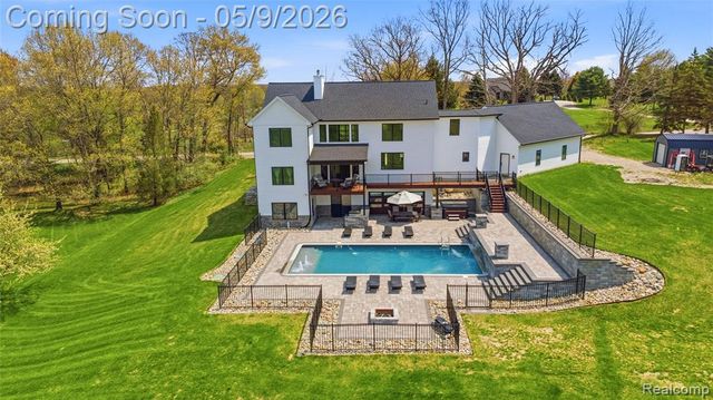 65565 Dequindre Road, Oakland, MI 48363