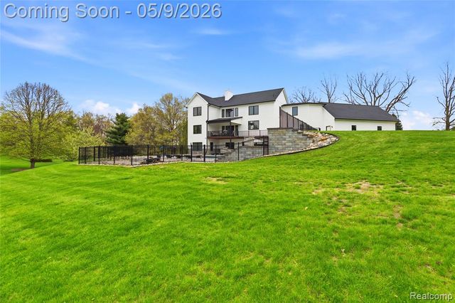 65565 Dequindre Road, Oakland, MI 48363