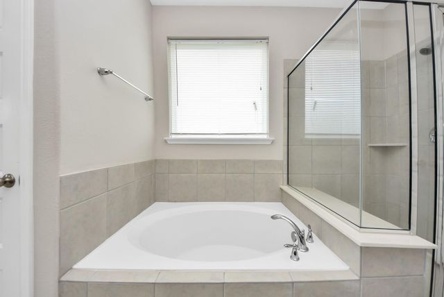 11611 Beckton Cypress Drive, Tomball, TX 77377