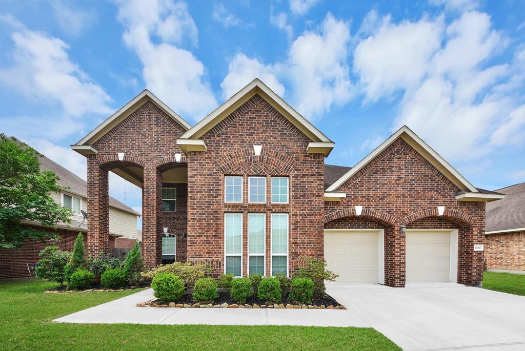 11611 Beckton Cypress Drive, Tomball, TX 77377