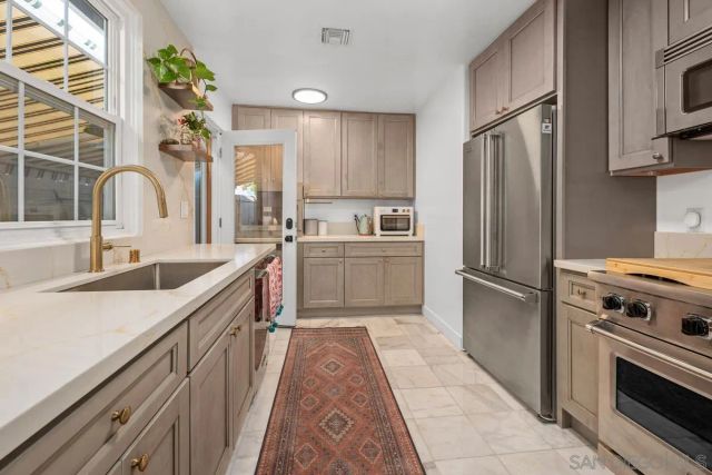 800 3rd St, Coronado, CA 92118