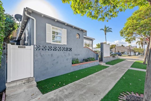 800 3rd St, Coronado, CA 92118