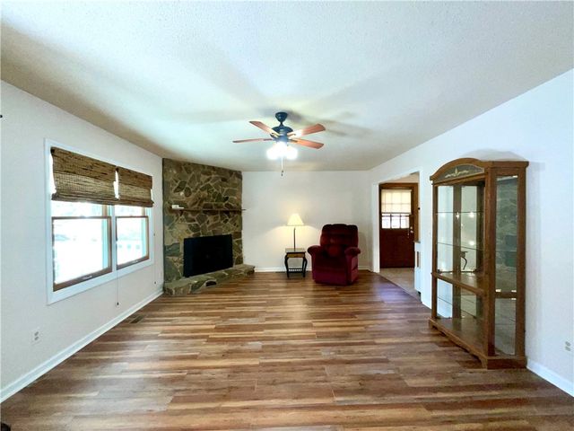 331 Gaston Circle, Westminster, SC 29693