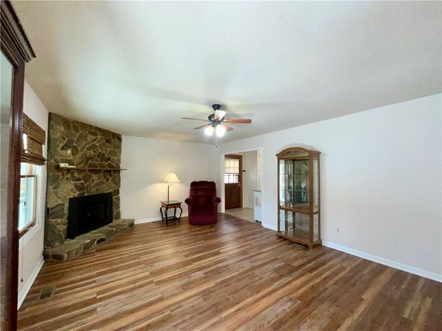 331 Gaston Circle, Westminster, SC 29693