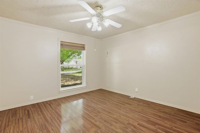 15725 Lakeview Drive, Jersey Village, TX 77040