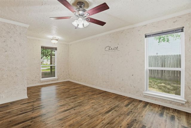 15725 Lakeview Drive, Jersey Village, TX 77040