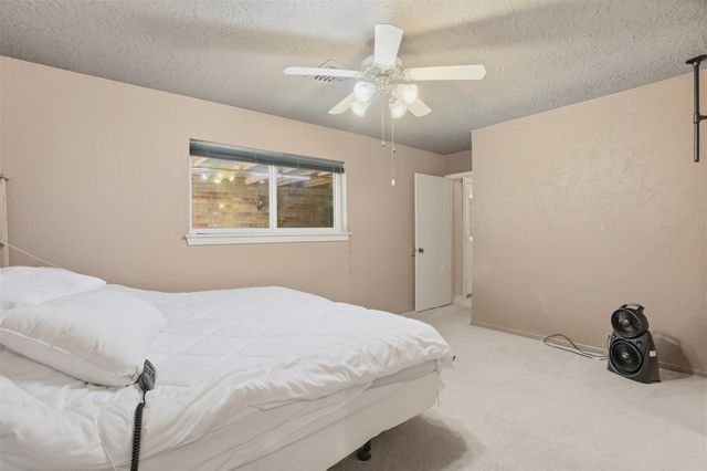 15725 Lakeview Drive, Jersey Village, TX 77040