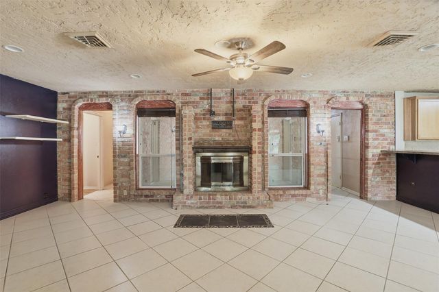 15725 Lakeview Drive, Jersey Village, TX 77040