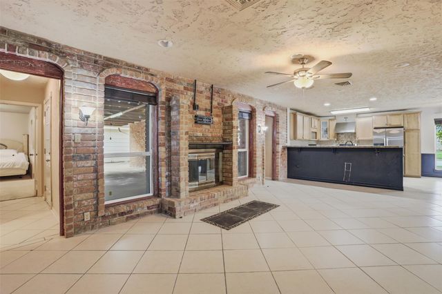 15725 Lakeview Drive, Jersey Village, TX 77040